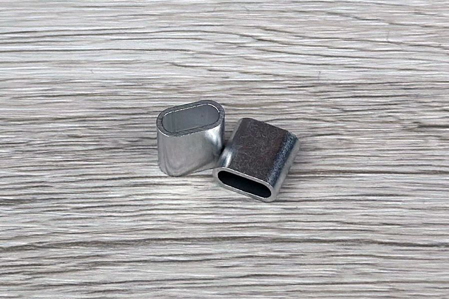 aluminium sluiting die kan gebruikt worden voor het sluiten van stoffen festivalbandjes
